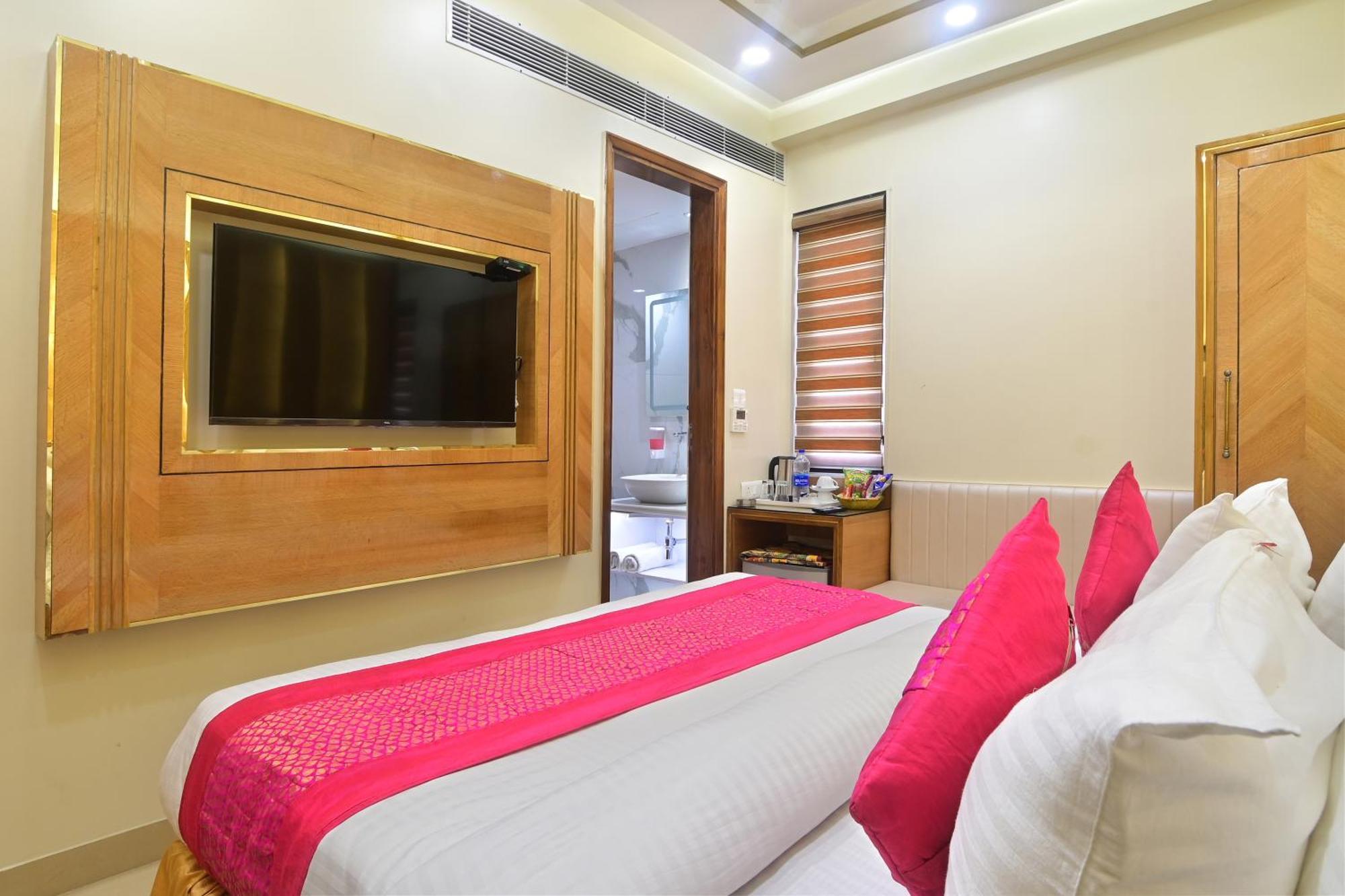 Hotel Gold Palace - 03 Mins Walk From New Delhi Railway Station المظهر الخارجي الصورة