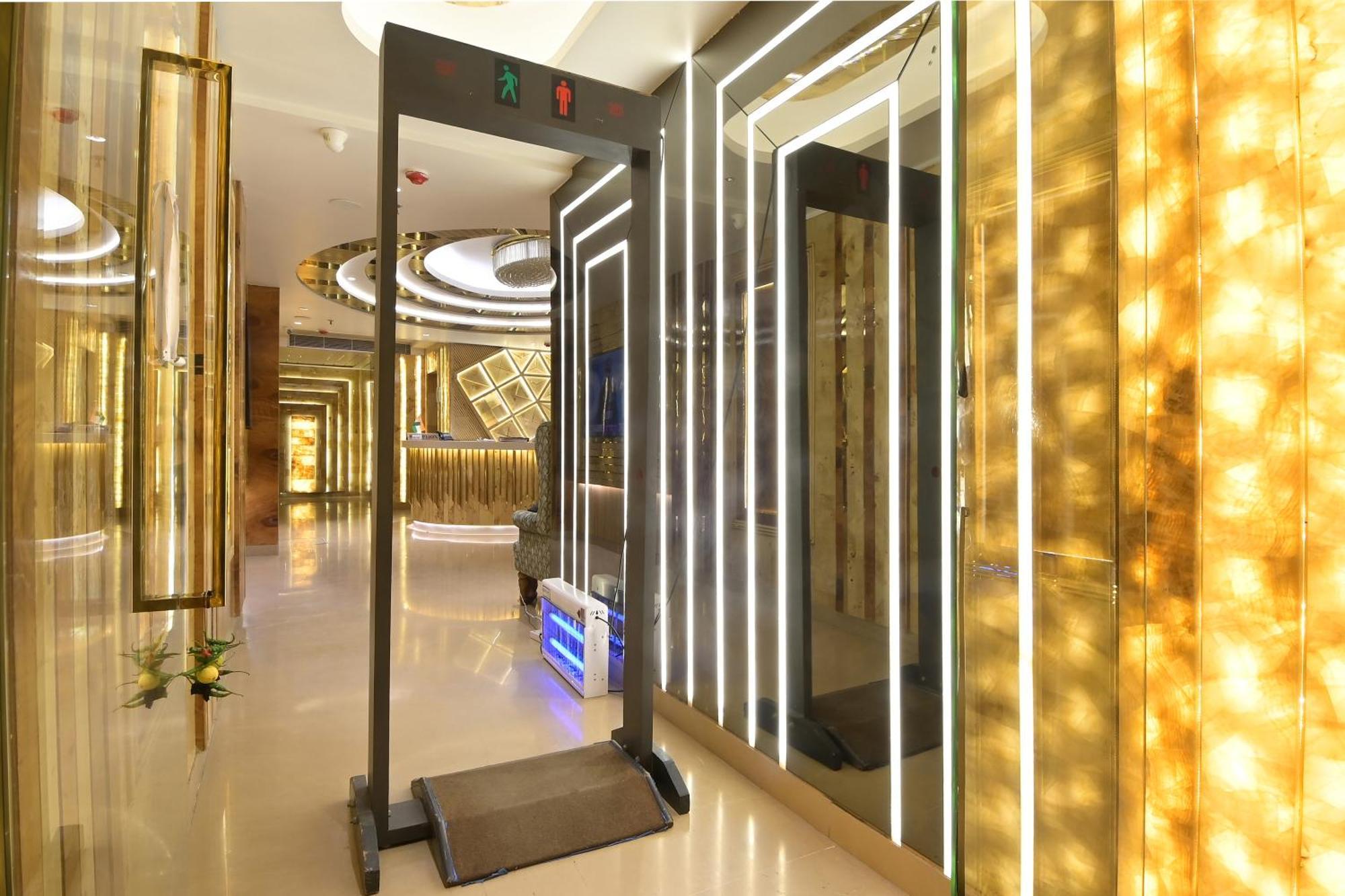 Hotel Gold Palace - 03 Mins Walk From New Delhi Railway Station المظهر الخارجي الصورة