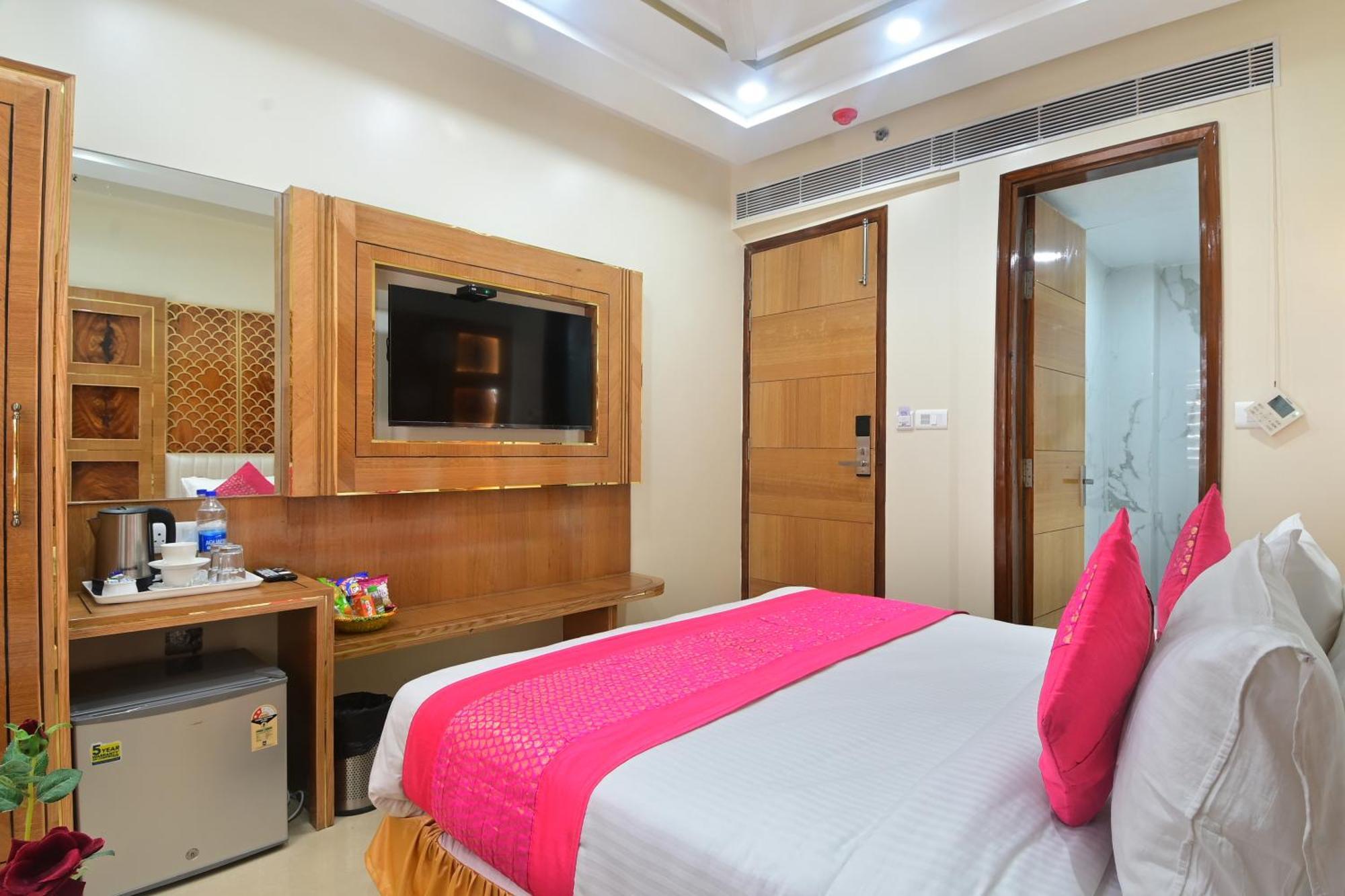 Hotel Gold Palace - 03 Mins Walk From New Delhi Railway Station المظهر الخارجي الصورة