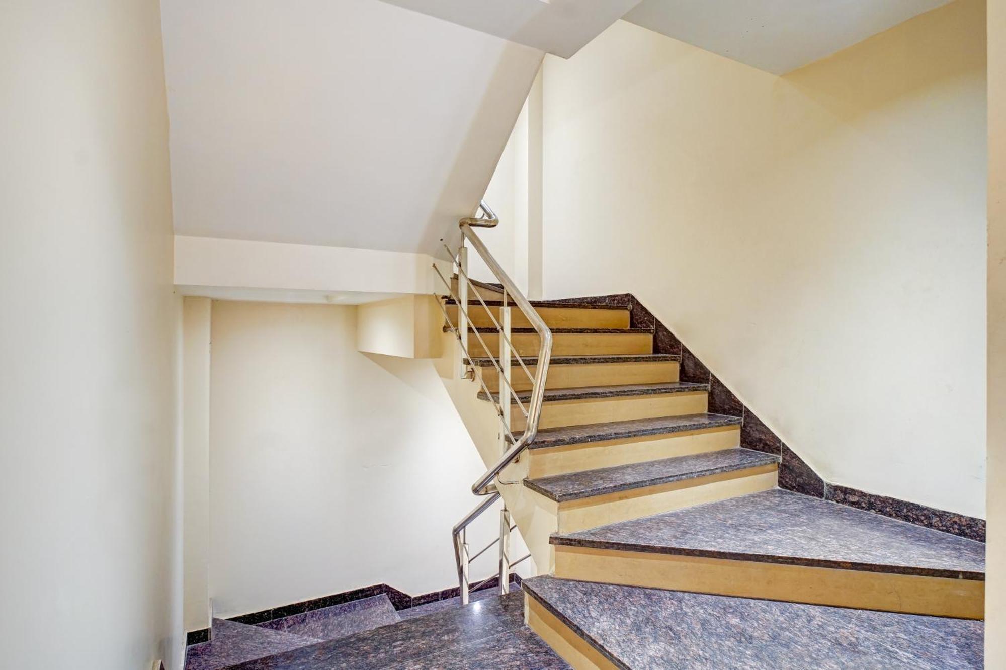 Hotel Gold Palace - 03 Mins Walk From New Delhi Railway Station المظهر الخارجي الصورة